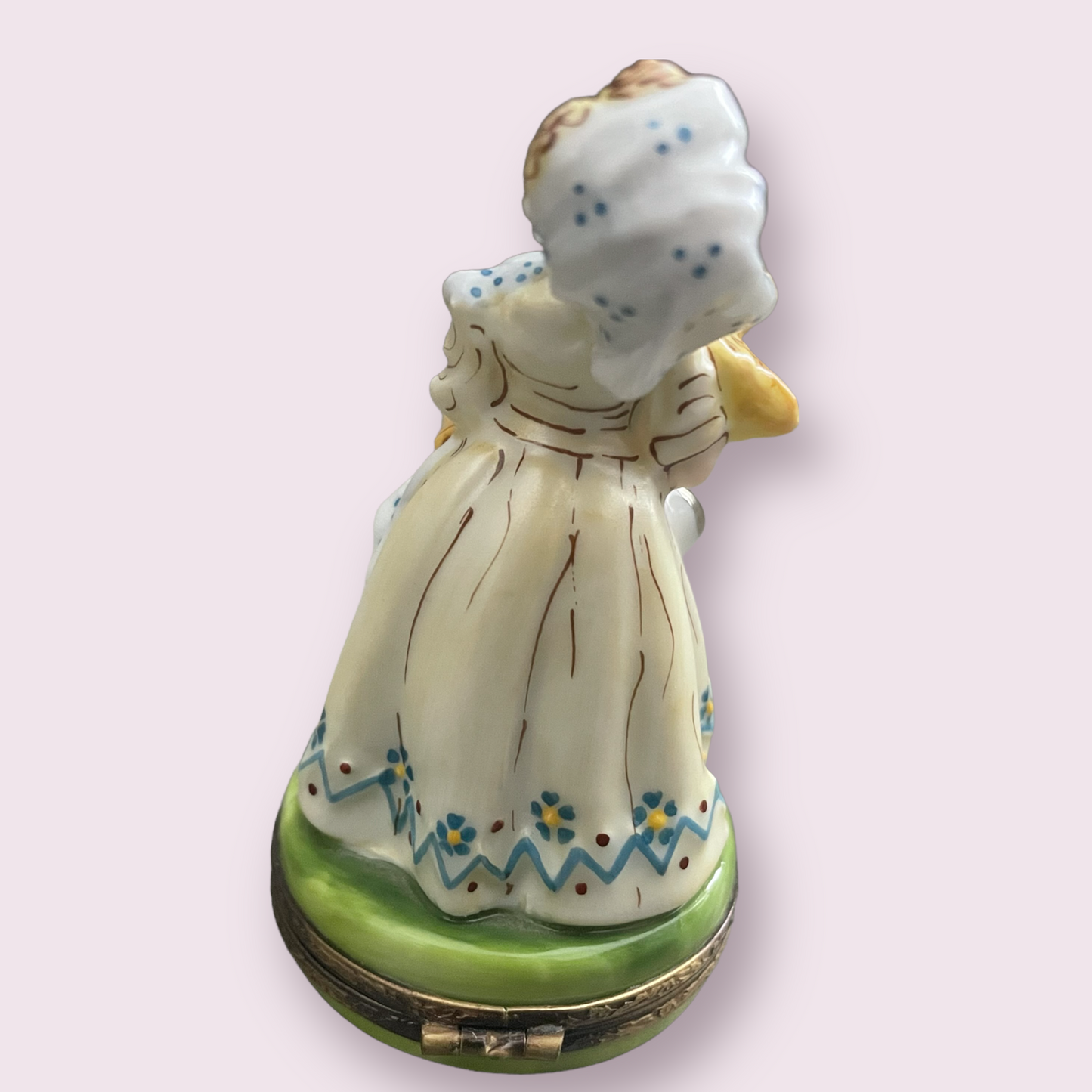 Limoges trincketbox lady with french bread