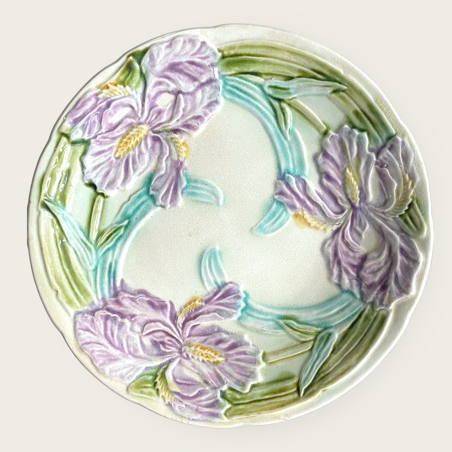 Frie Onnaing majolicia Iris plate C1900