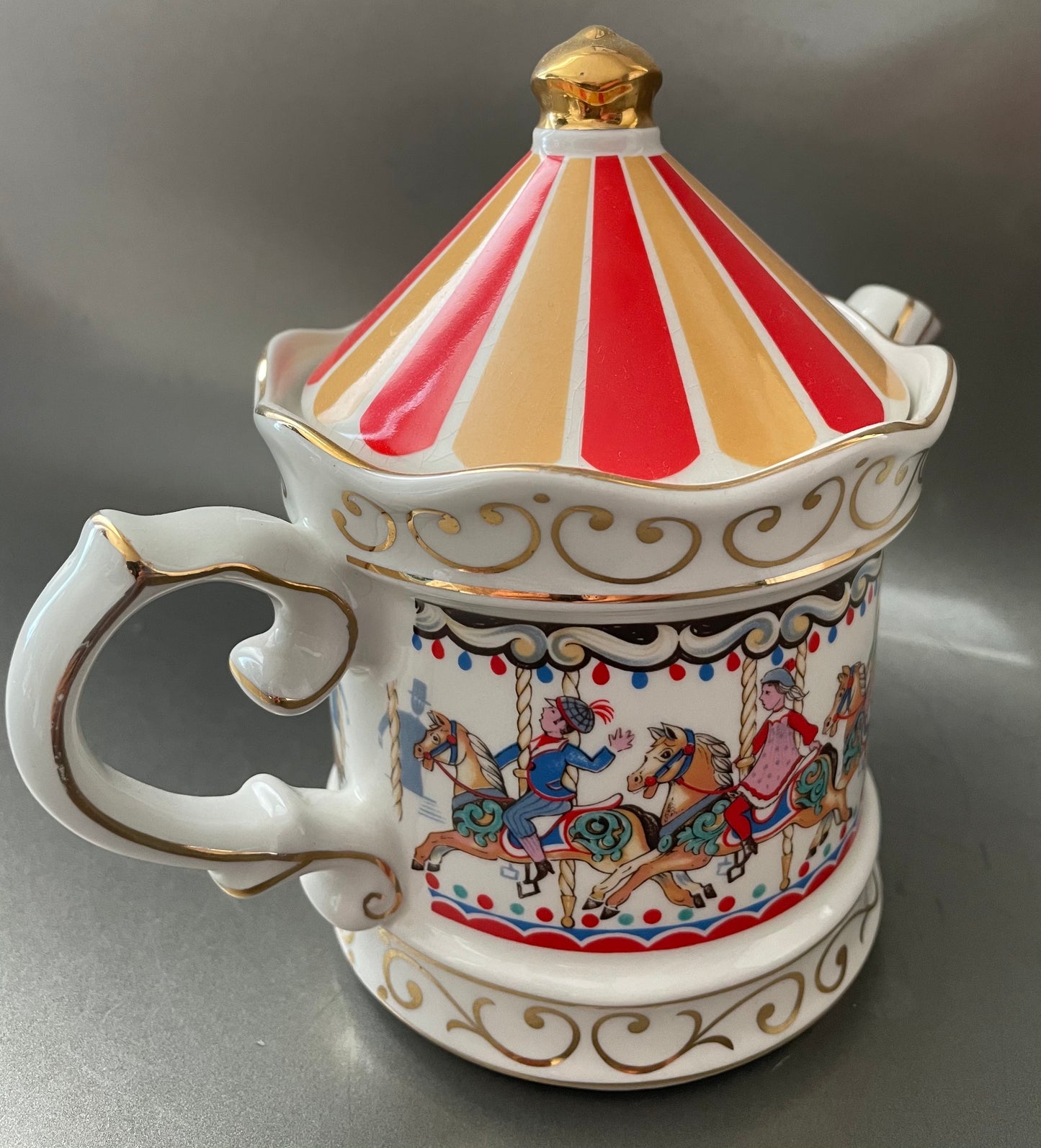 Sadler vintage teapot Caroussel